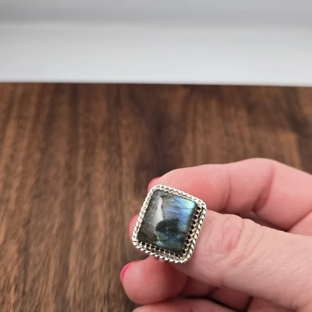 Labradorite Rectangular Sterling Silver Handmade Ring - Picture 8 of 12